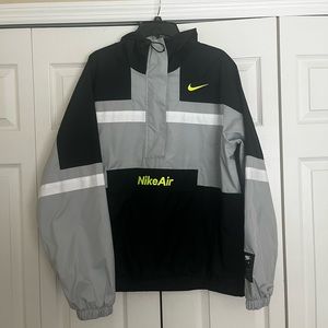 Nike pullover windbreaker